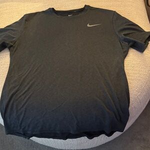 Nike Men's Dark Gray Short Sleeve Tee